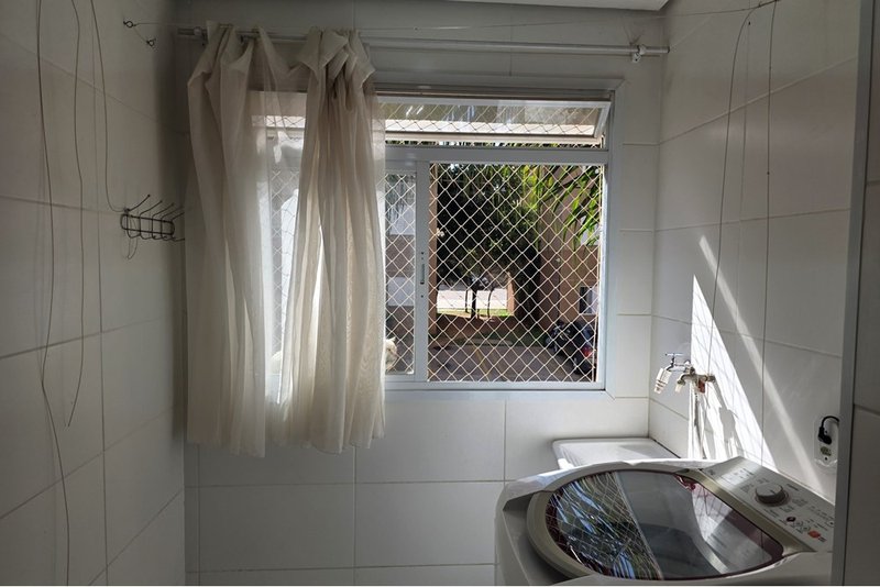Apartamento à Venda, 57m - 2 Dorm. - R$ 260.000 - Cond. Villa de Espanha – Sorocaba – SP Rua Santa Maria Sorocaba - 
