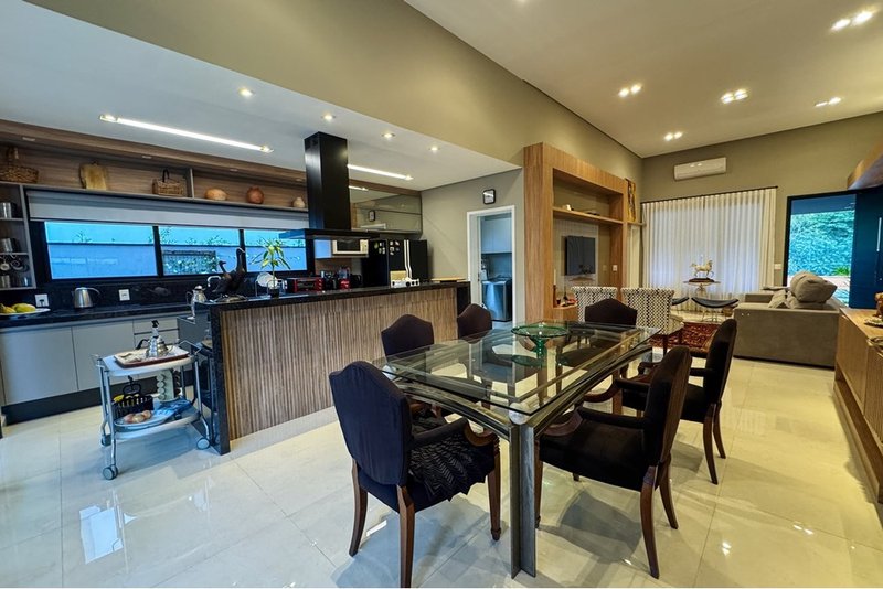 Casa à venda, 243m - 3 Suites - R$ - 2.650.000 - Alphaville Nova Esplanada - Votorantim-SP Alameda Londres Votorantim - 
