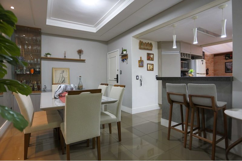 Apartamento á Venda, 94m - 2 Dorm. 1 Suite - R$ 480.000 - Sorocaba - SP Rua Rio Grande do Sul Sorocaba - 