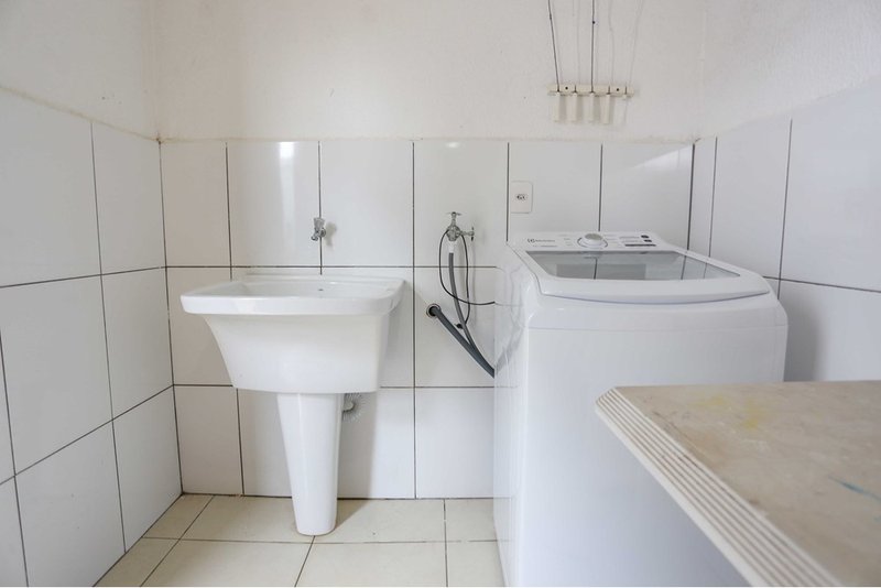 Casa à venda, 112m - 3 Dorm, 1 suíte - R$ 440.000 - Wanel Ville - Sorocaba - SP Rua Darcy Fruet Sorocaba - 