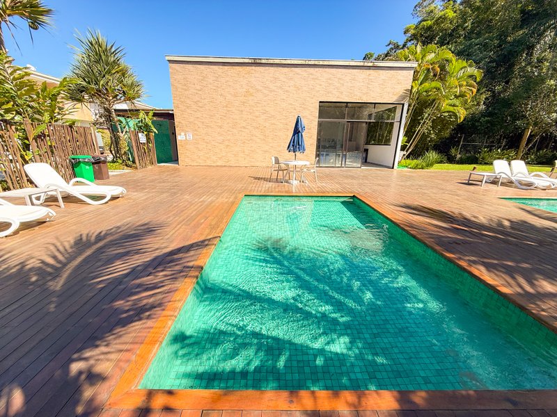 Casa em Condomínio na Praia de Juquehy - LOCAÇÃO ANUAL E VENDA  São Sebastião - 