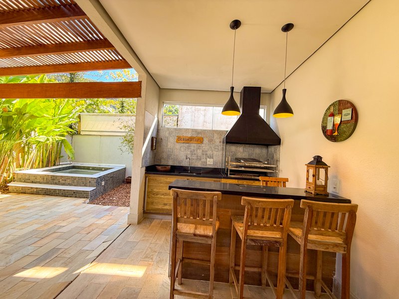 Casa em Condomínio na Praia de Juquehy - LOCAÇÃO ANUAL E VENDA  São Sebastião - 