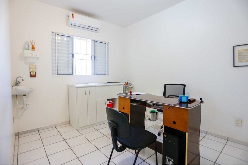 Casa Comercial à Venda, 255m, 4 Dormitórios, R$ 999.000 - Bairro Trujillo em Sorocaba - SP Avenida General Osório Sorocaba - 