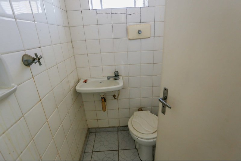 Casa Comercial à Venda, 255m, 4 Dormitórios, R$ 999.000 - Bairro Trujillo em Sorocaba - SP Avenida General Osório Sorocaba - 