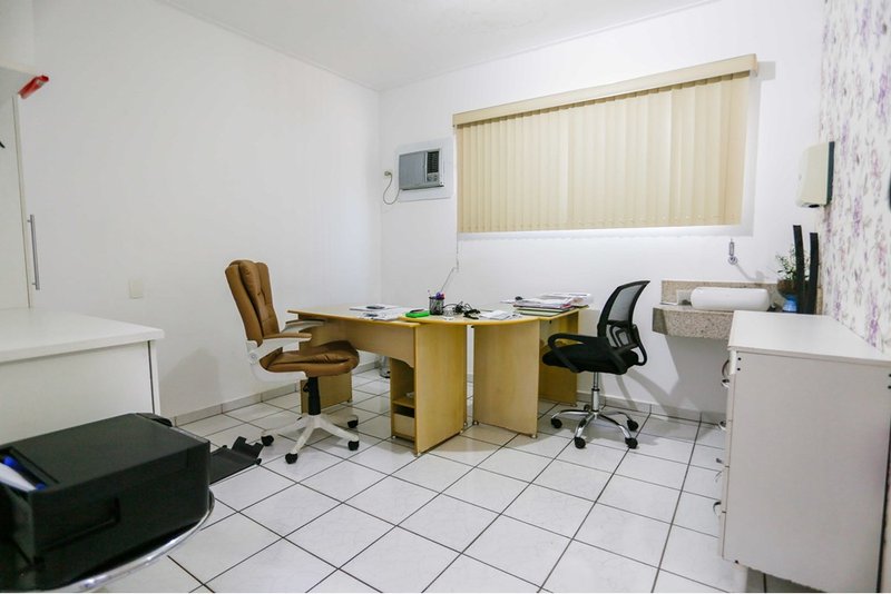 Casa Comercial à Venda, 255m, 4 Dormitórios, R$ 999.000 - Bairro Trujillo em Sorocaba - SP Avenida General Osório Sorocaba - 