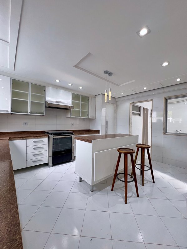 Cobertura duplex espetacular com 4 suítes na Barra da Tijuca  Rio de Janeiro - 