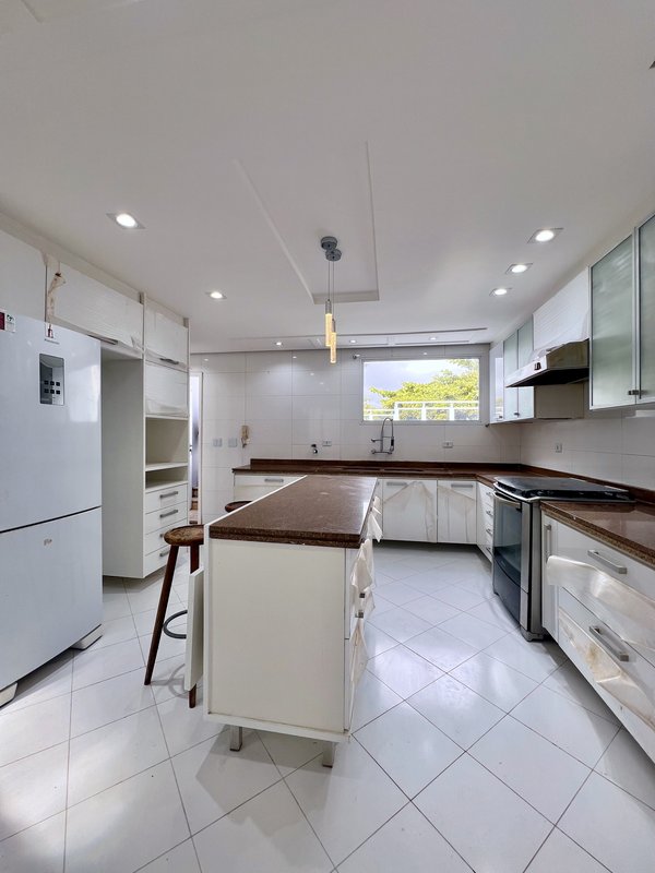 Cobertura duplex espetacular com 4 suítes na Barra da Tijuca  Rio de Janeiro - 