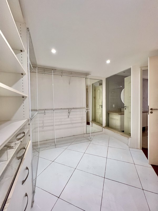 Cobertura duplex espetacular com 4 suítes na Barra da Tijuca  Rio de Janeiro - 
