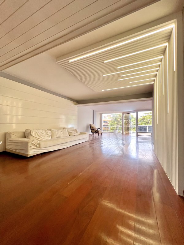 Cobertura duplex espetacular com 4 suítes na Barra da Tijuca  Rio de Janeiro - 