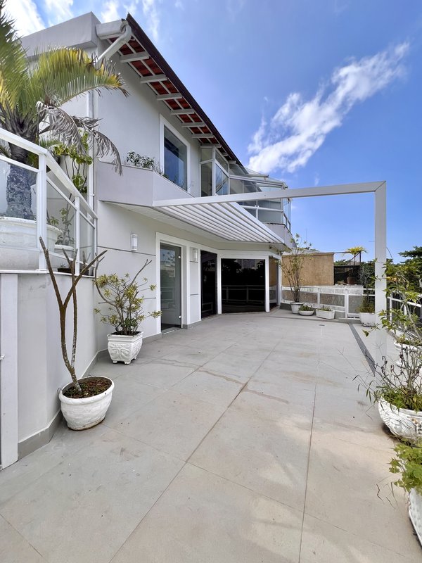 Cobertura duplex espetacular com 4 suítes na Barra da Tijuca  Rio de Janeiro - 