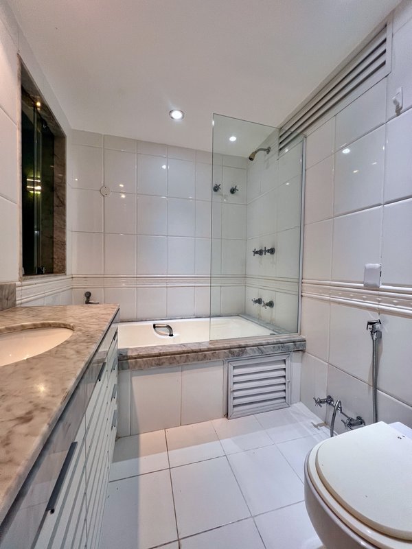 Cobertura duplex espetacular com 4 suítes na Barra da Tijuca  Rio de Janeiro - 