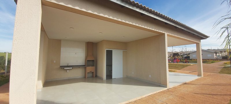 ALUGO-CASA DE 2 DORMITÓRIOS EM CONDOMÍNIO VILLAGE GOLDEN EM BOITUVA Estrada Municipal Roque Antunes Fragozo Boituva - 