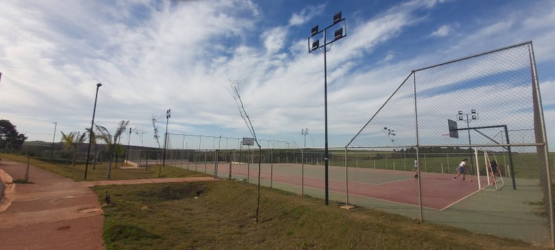 ALUGO-CASA DE 2 DORMITÓRIOS EM CONDOMÍNIO VILLAGE GOLDEN EM BOITUVA Estrada Municipal Roque Antunes Fragozo Boituva - 