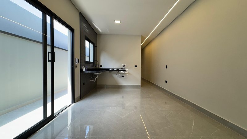 Casa 3 dormitórios sendo 1 suíte + 2 vagas de garagem  Itaquaquecetuba - 