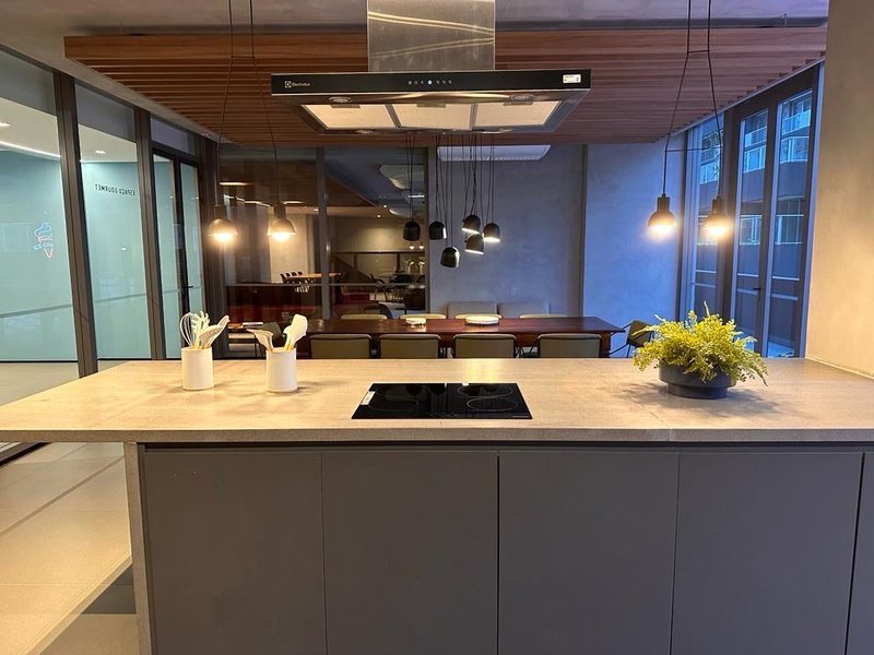 Studio Mobiliado com 25m² em Pinheiros Rua Alves Guimarães São Paulo - 