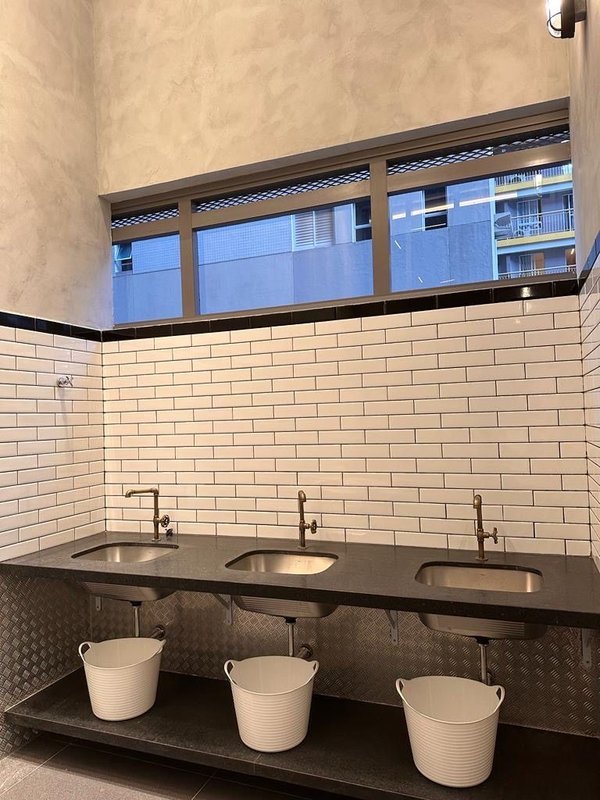 Studio Mobiliado com 25m² em Pinheiros Rua Alves Guimarães São Paulo - 