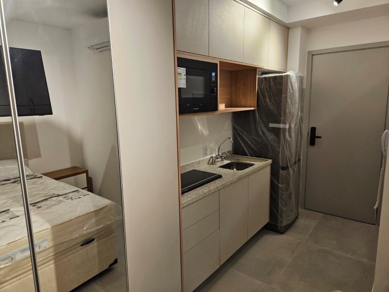 Studio Mobiliado com 25m² em Pinheiros Rua Alves Guimarães São Paulo - 