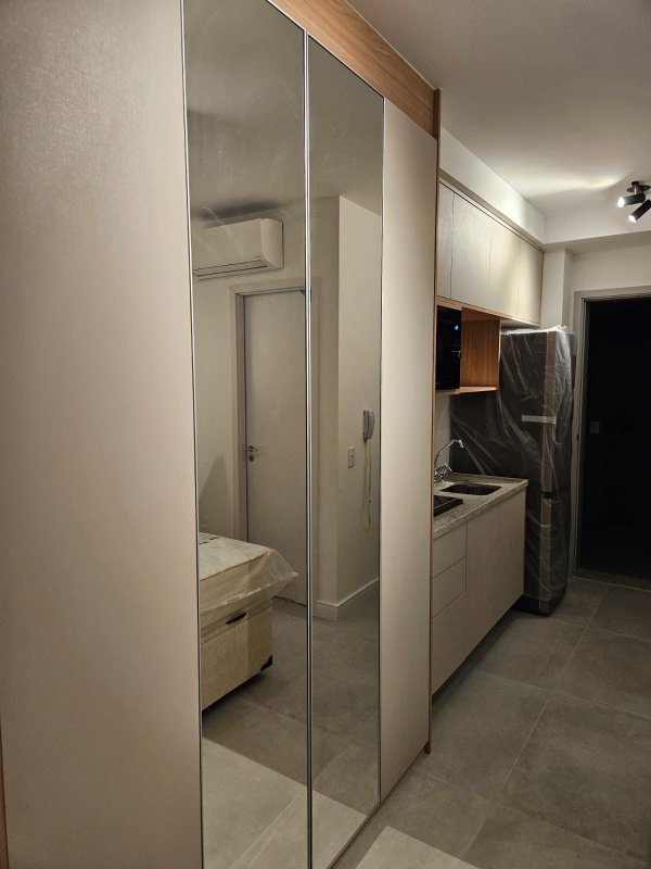 Studio Mobiliado com 25m² em Pinheiros Rua Alves Guimarães São Paulo - 