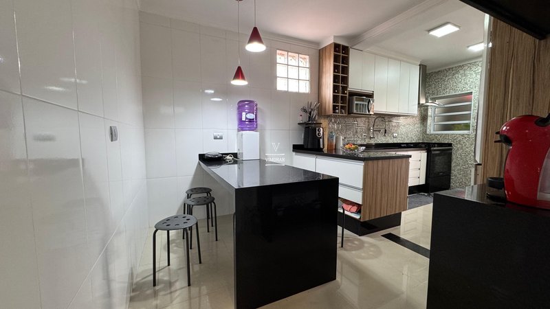 Casa térrea 2 dormitórios + área gourmet  Guarulhos - 