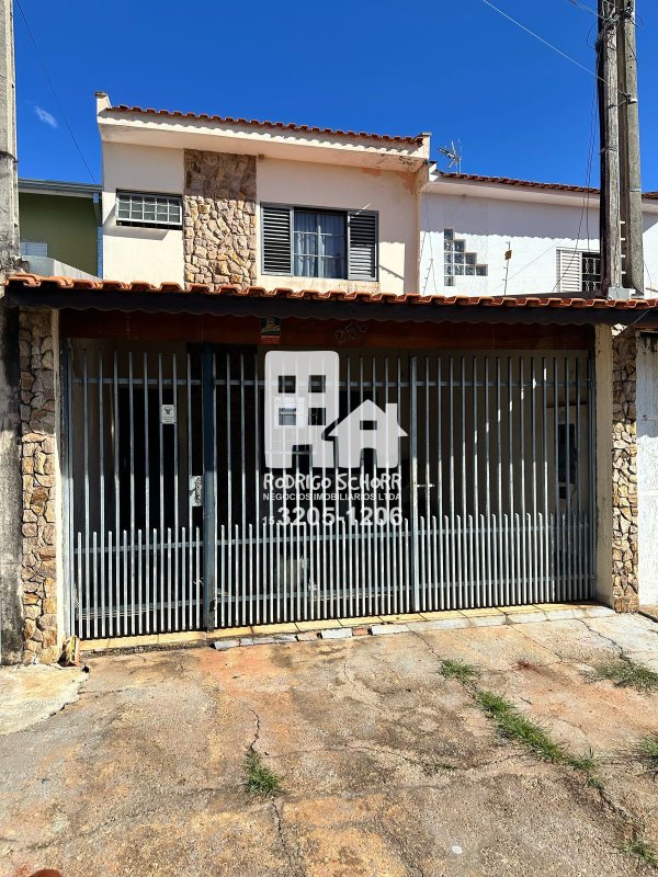 Sobrado no Andréa Ville – bairro tranquilo com fácil acesso à Rodovia SP-127  Tatuí - 