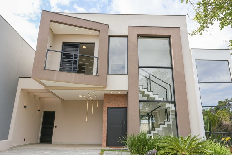 Casa com 3 Suites à venda, 180m - R$ 1.160.000  Cond. Terras de São Francisco - Sorocaba Rua José Antonio Rodrigues Sorocaba - 