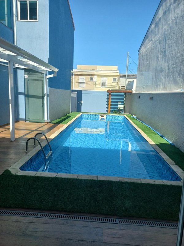 Sobrado com piscina aquecida no Residencial Rubi  Mogi das Cruzes - 
