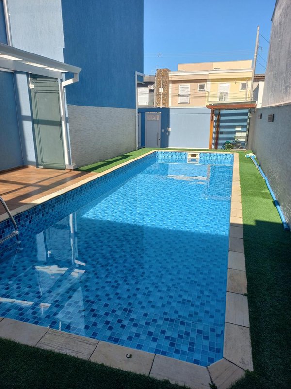 Sobrado com piscina aquecida no Residencial Rubi  Mogi das Cruzes - 