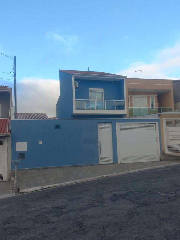 Sobrado com piscina aquecida no Residencial Rubi  Mogi das Cruzes - 