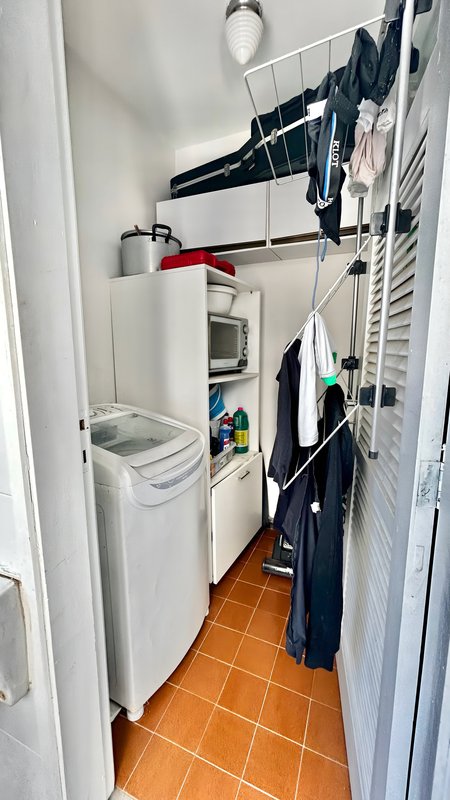 R$ 480.000 - APARTAMENTO - SEMI-MOBILIADO - ANDAR ALTO - 81M2 - 2 DORM - VISTA - 1 VAGA Rua Sarmento Leite Porto Alegre - 