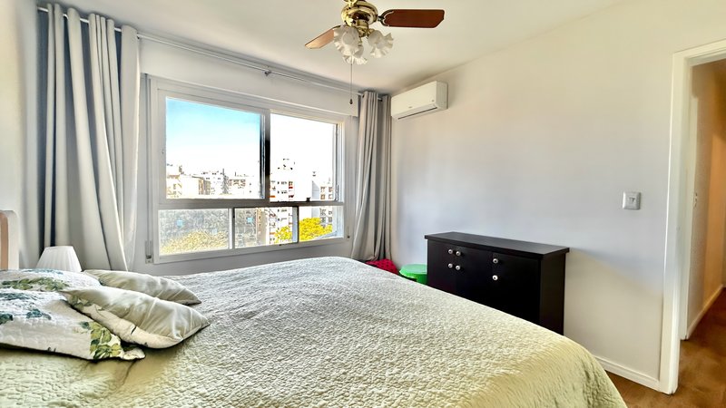 R$ 480.000 - APARTAMENTO - SEMI-MOBILIADO - ANDAR ALTO - 81M2 - 2 DORM - VISTA - 1 VAGA Rua Sarmento Leite Porto Alegre - 
