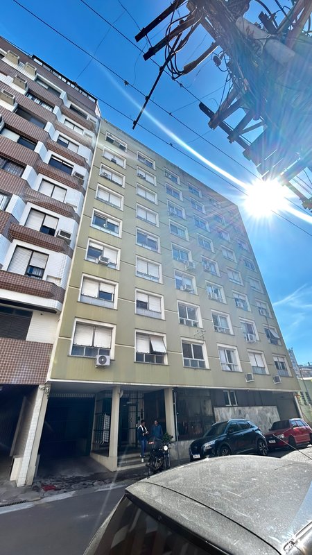 R$ 480.000 - APARTAMENTO - SEMI-MOBILIADO - ANDAR ALTO - 81M2 - 2 DORM - VISTA - 1 VAGA Rua Sarmento Leite Porto Alegre - 