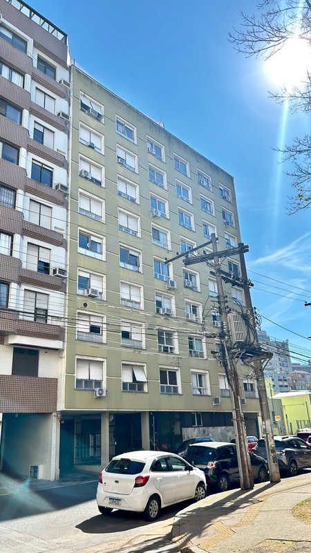 R$ 480.000 - APARTAMENTO - SEMI-MOBILIADO - ANDAR ALTO - 81M2 - 2 DORM - VISTA - 1 VAGA Rua Sarmento Leite Porto Alegre - 