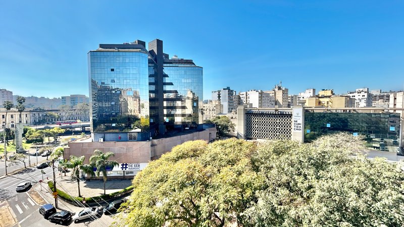 R$ 480.000 - APARTAMENTO - SEMI-MOBILIADO - ANDAR ALTO - 81M2 - 2 DORM - VISTA - 1 VAGA Rua Sarmento Leite Porto Alegre - 