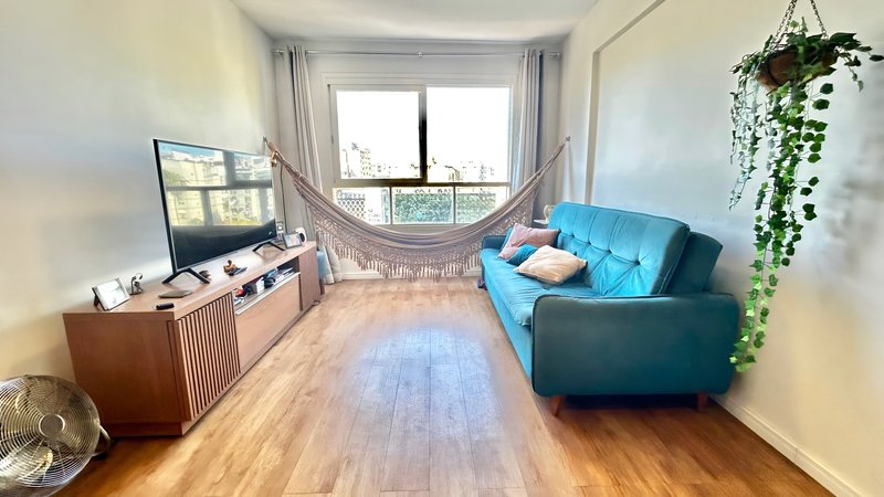 R$ 480.000 - APARTAMENTO - SEMI-MOBILIADO - ANDAR ALTO - 81M2 - 2 DORM - VISTA - 1 VAGA Rua Sarmento Leite Porto Alegre - 