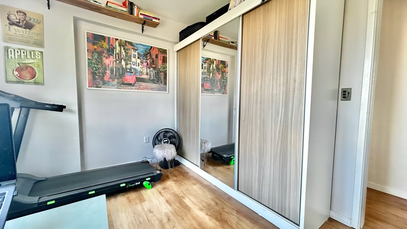 R$ 480.000 - APARTAMENTO - SEMI-MOBILIADO - ANDAR ALTO - 81M2 - 2 DORM - VISTA - 1 VAGA Rua Sarmento Leite Porto Alegre - 