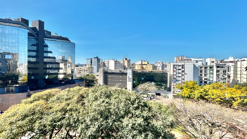 R$ 480.000 - APARTAMENTO - SEMI-MOBILIADO - ANDAR ALTO - 81M2 - 2 DORM - VISTA - 1 VAGA Rua Sarmento Leite Porto Alegre - 