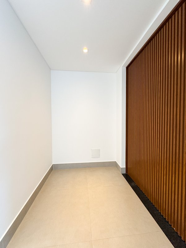 Casa Alto Padrão Real Park Av Renova dos Santos Arujá - 