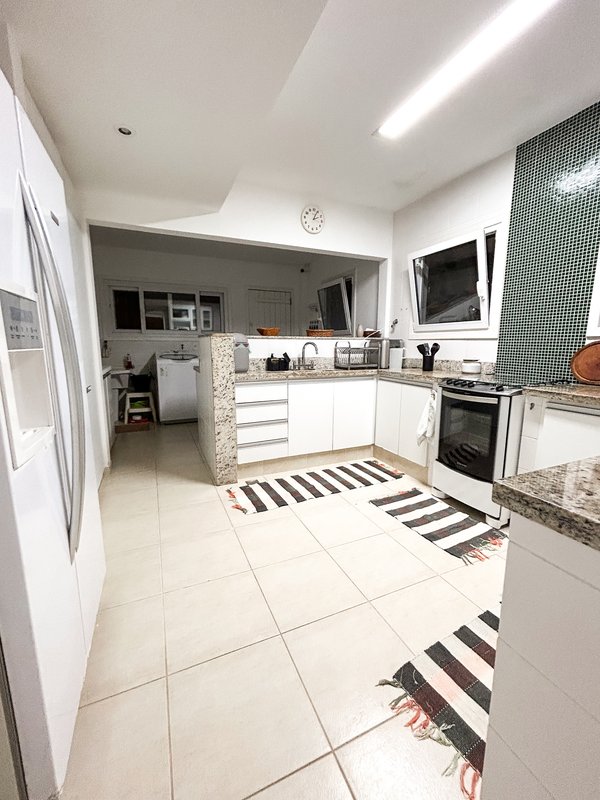 Casa com 6 quartosl em Angra dos Reis Condomínio Marbella Angra dos Reis - 