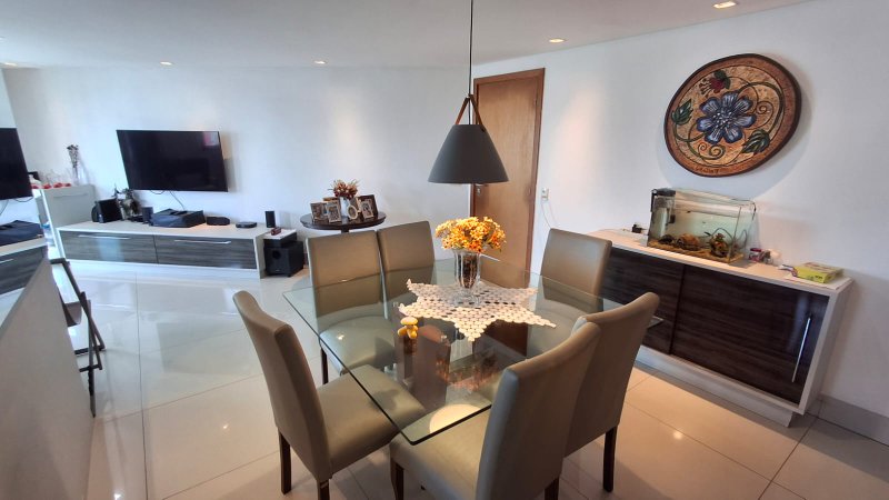 Apartamento à venda com 3 quartos sendo 2 suítes, 135m² área útil por R$ 1.450.000,00 Rua Professor Ruy Baptista Recife - 
