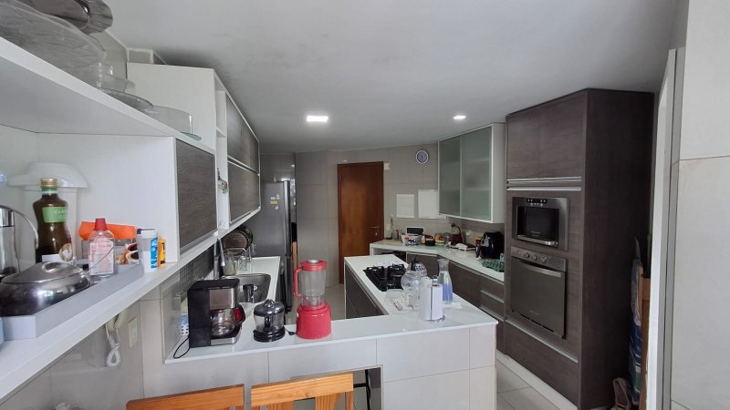 Apartamento à venda com 3 quartos sendo 2 suítes, 135m² área útil por R$ 1.450.000,00 Rua Professor Ruy Baptista Recife - 