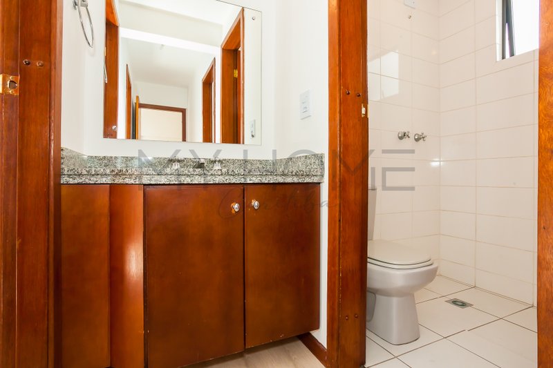 APARTAMENTO SEMI-MOBILIADO À VENDA NO ÁGUA VERDE - 3 QUARTOS - SUÍTE - 1 VAGA Avenida Água Verde Curitiba - 