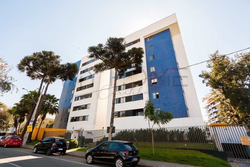 APARTAMENTO SEMI-MOBILIADO À VENDA NO ÁGUA VERDE - 3 QUARTOS - SUÍTE - 1 VAGA Avenida Água Verde Curitiba - 