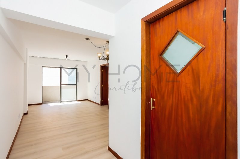 APARTAMENTO SEMI-MOBILIADO À VENDA NO ÁGUA VERDE - 3 QUARTOS - SUÍTE - 1 VAGA Avenida Água Verde Curitiba - 