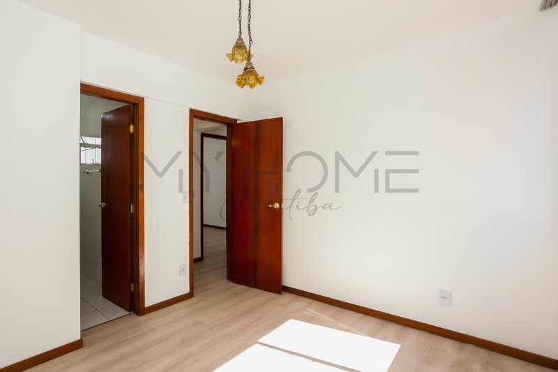 APARTAMENTO SEMI-MOBILIADO À VENDA NO ÁGUA VERDE - 3 QUARTOS - SUÍTE - 1 VAGA Avenida Água Verde Curitiba - 