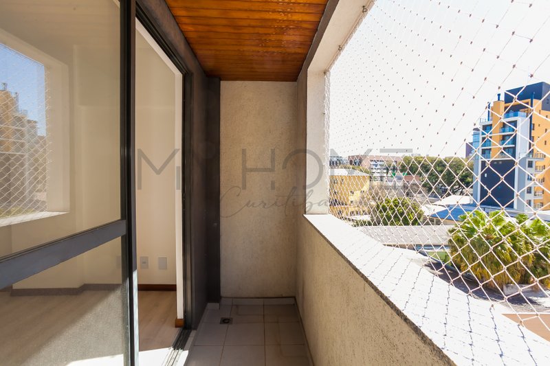 APARTAMENTO SEMI-MOBILIADO À VENDA NO ÁGUA VERDE - 3 QUARTOS - SUÍTE - 1 VAGA Avenida Água Verde Curitiba - 