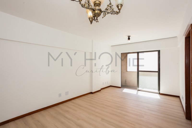 APARTAMENTO SEMI-MOBILIADO À VENDA NO ÁGUA VERDE - 3 QUARTOS - SUÍTE - 1 VAGA Avenida Água Verde Curitiba - 