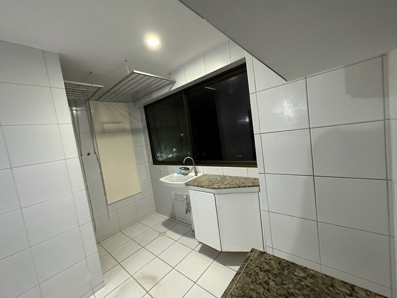 Apartamento à venda com 3 quartos sendo uma suíte, 101m² área útil por R$ 800.000,00 Rua José Aderval Chaves Recife - 