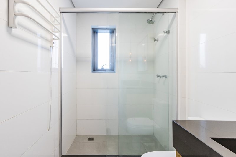 R$ 730.000 - ANDAR ALTO NO TREND 24 | 1 DORMITÓRIO | 1 VAGA | ALTO PADRÃO | 47M2 Rua Vinte e Quatro de Outubro Porto Alegre - 