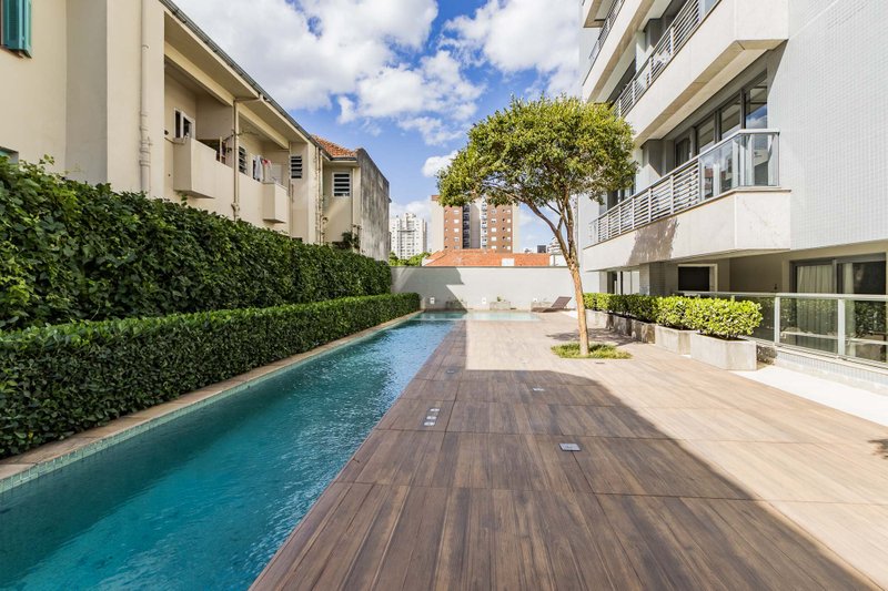 R$ 730.000 - ANDAR ALTO NO TREND 24 | 1 DORMITÓRIO | 1 VAGA | ALTO PADRÃO | 47M2 Rua Vinte e Quatro de Outubro Porto Alegre - 