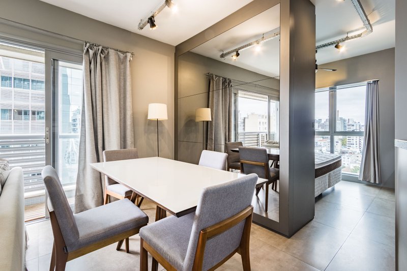 R$ 730.000 - ANDAR ALTO NO TREND 24 | 1 DORMITÓRIO | 1 VAGA | ALTO PADRÃO | 47M2 Rua Vinte e Quatro de Outubro Porto Alegre - 